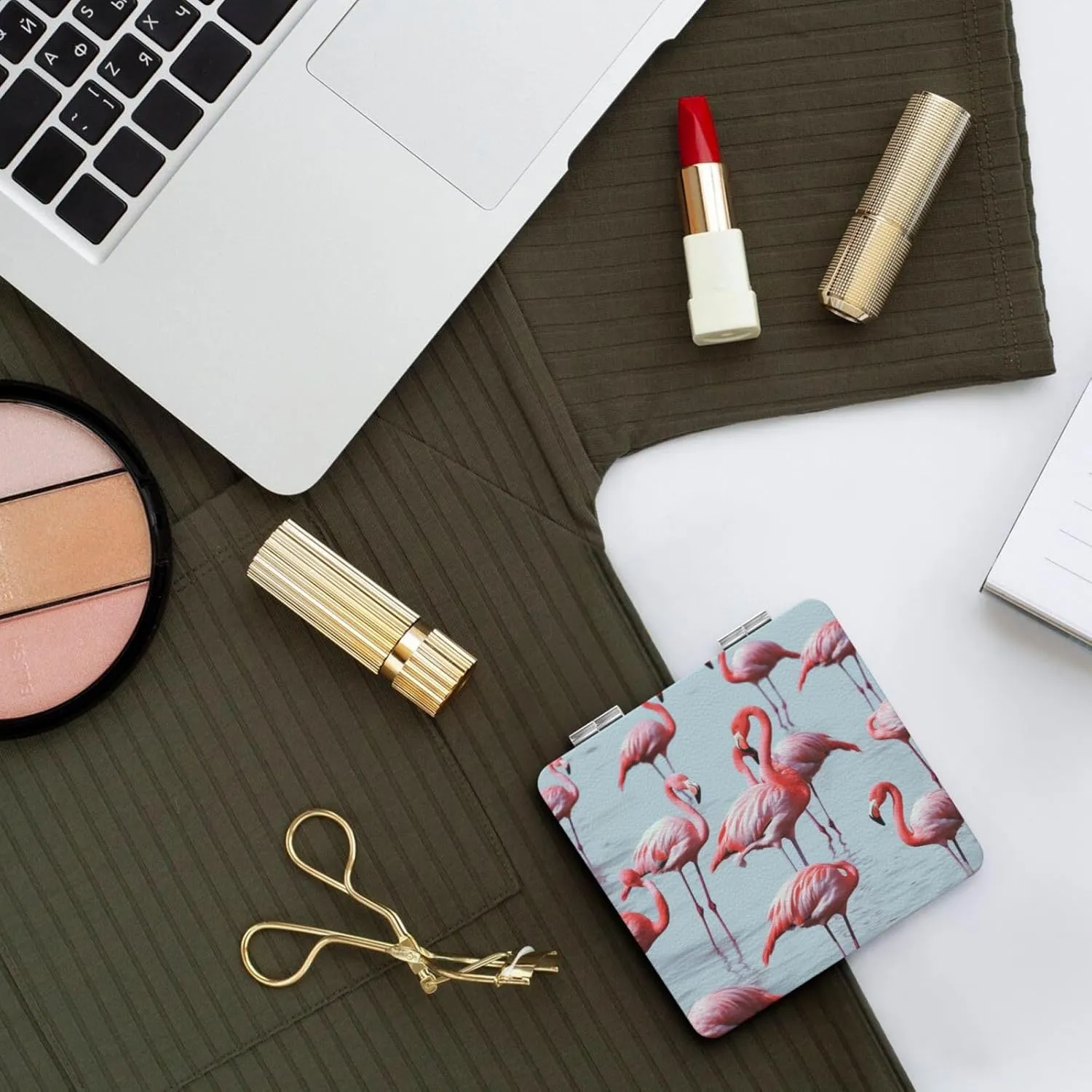 Beautiful Funny Flamingos Printed Square Pocket Makeup Mirror with 1X/2X Magnification, Portable Mini Travel Makeup Mirror for Travel Daily Work Beauty