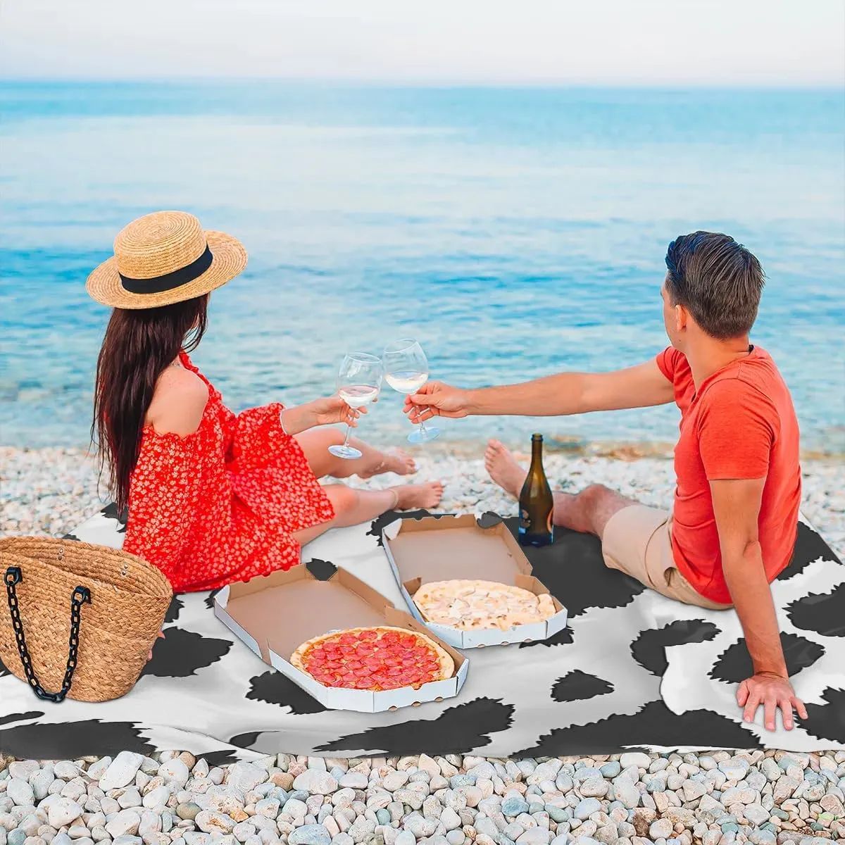 Cow Print Beach Blanket, Sandproof Beach Mat, Adults Waterproof Quick Drying Sand Free Mat with 4 x Ground Spikes for Outdoor Travel Camping Hiking, Cow Print