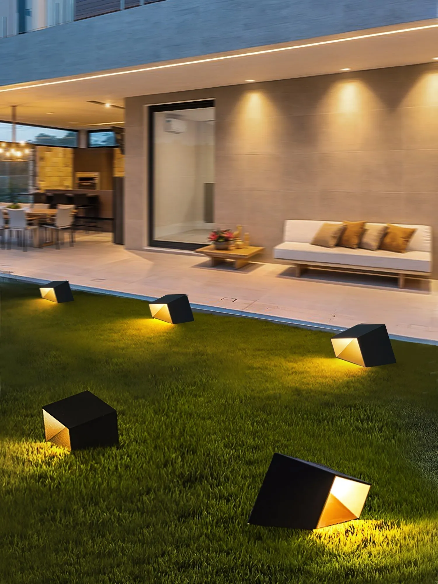 Cube Garden Solar Light – Modern Outdoor LED Lantern with Remote Control
