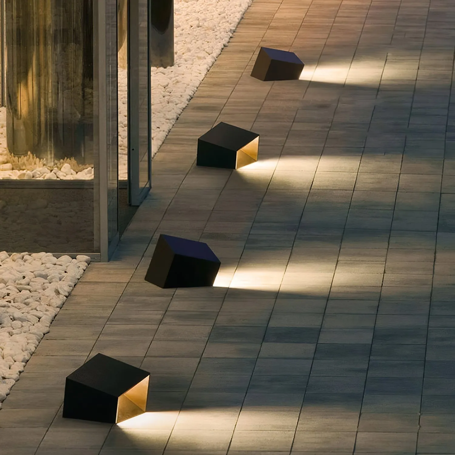 Cube Garden Solar Light – Modern Outdoor LED Lantern with Remote Control