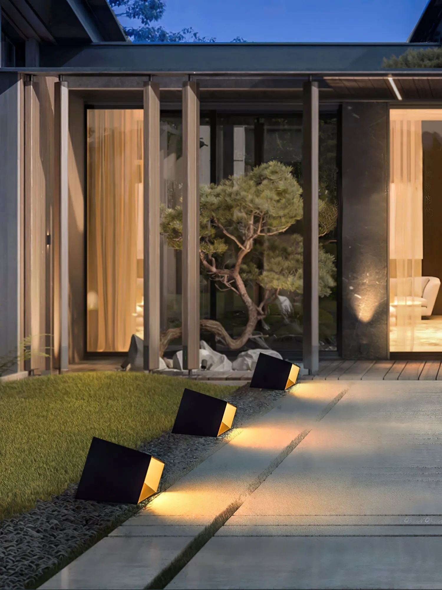 Cube Garden Solar Light – Modern Outdoor LED Lantern with Remote Control