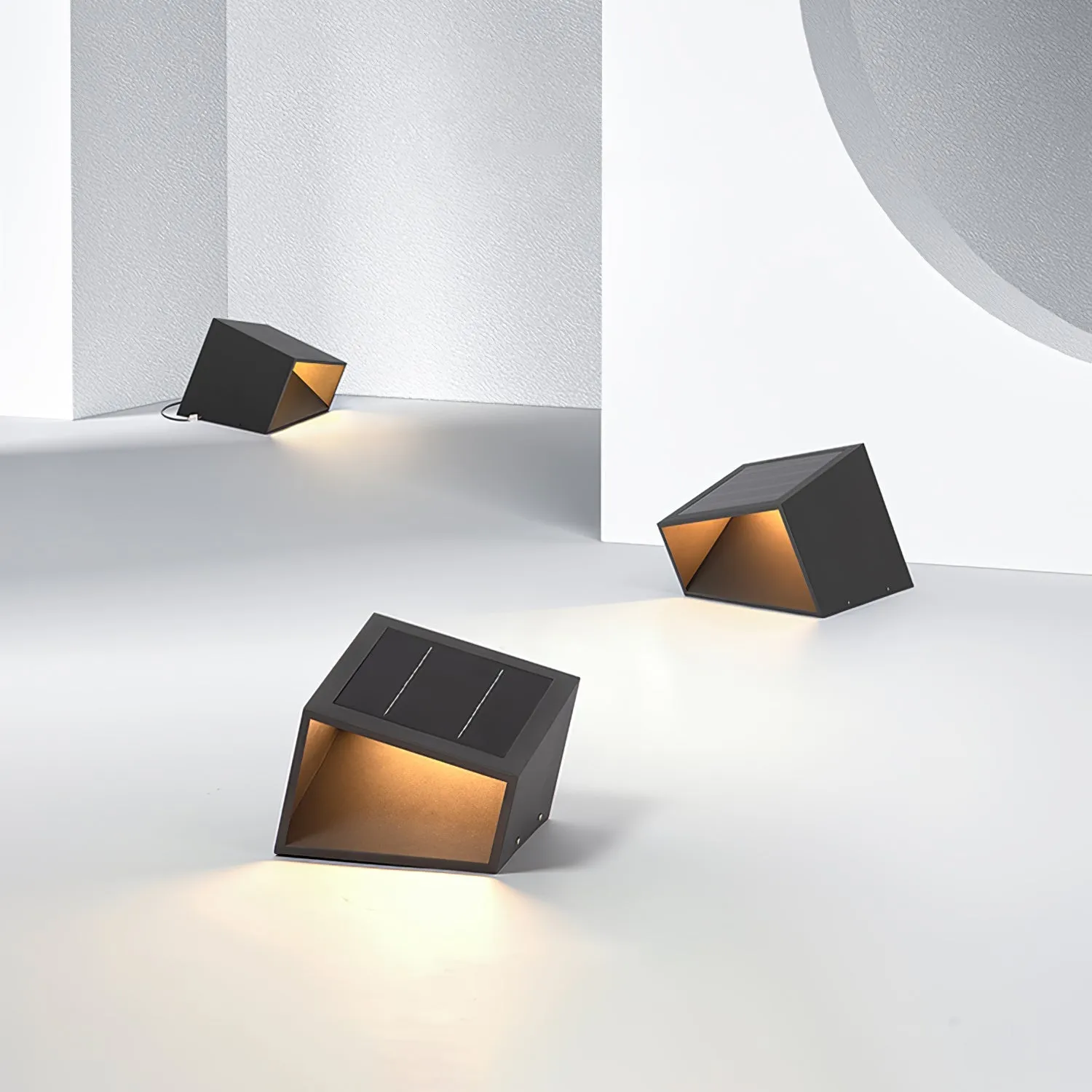 Cube Garden Solar Light – Modern Outdoor LED Lantern with Remote Control