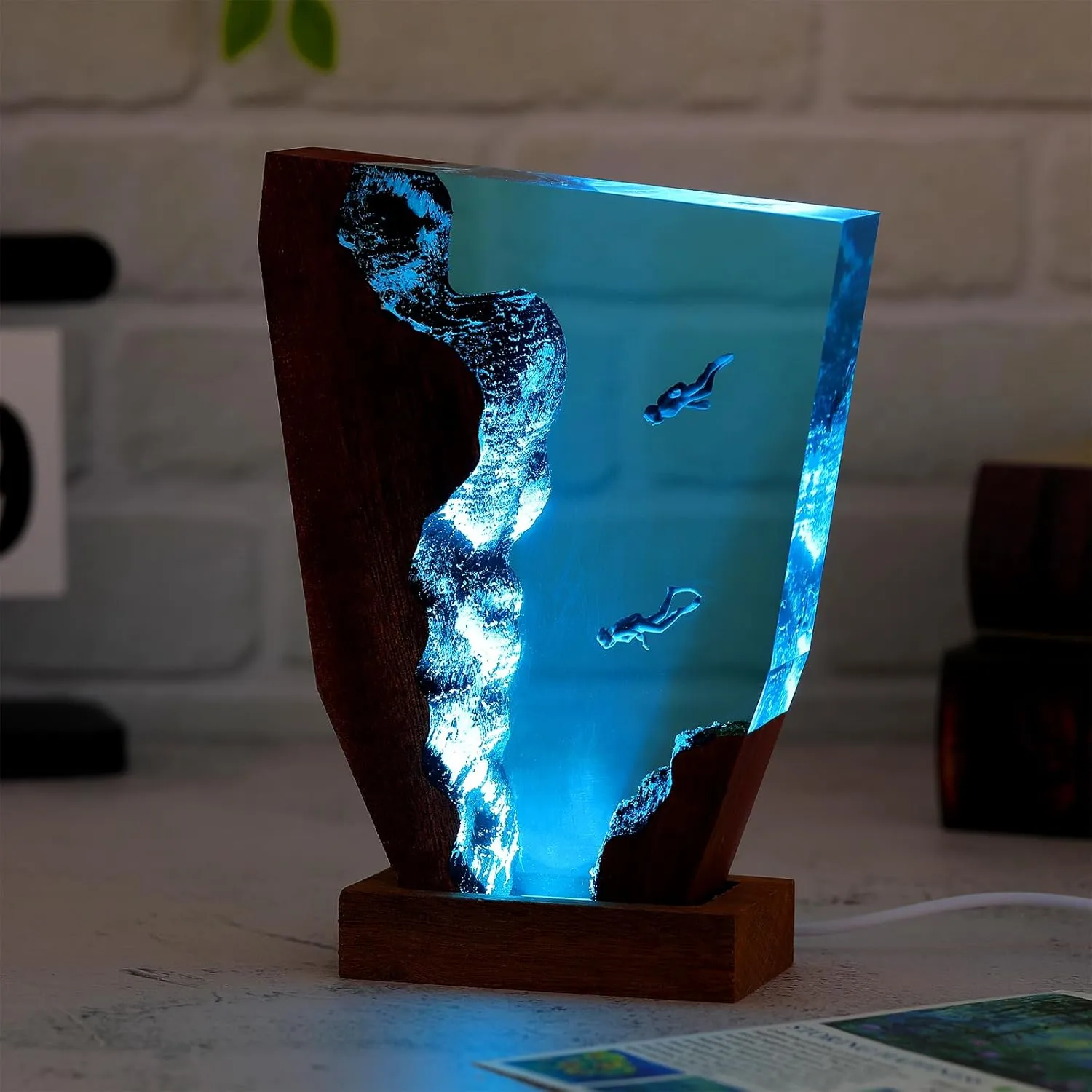 Drawelry Ocean Creative Epoxy Resin Wood Light Lamp, Handmade Multi Color Aquatic Ocean Lamp Deep Sea Diver Cave Diving Enthusiasts Led Night Light Desktop Decor Christmas Birthday Gift (Diving, S)