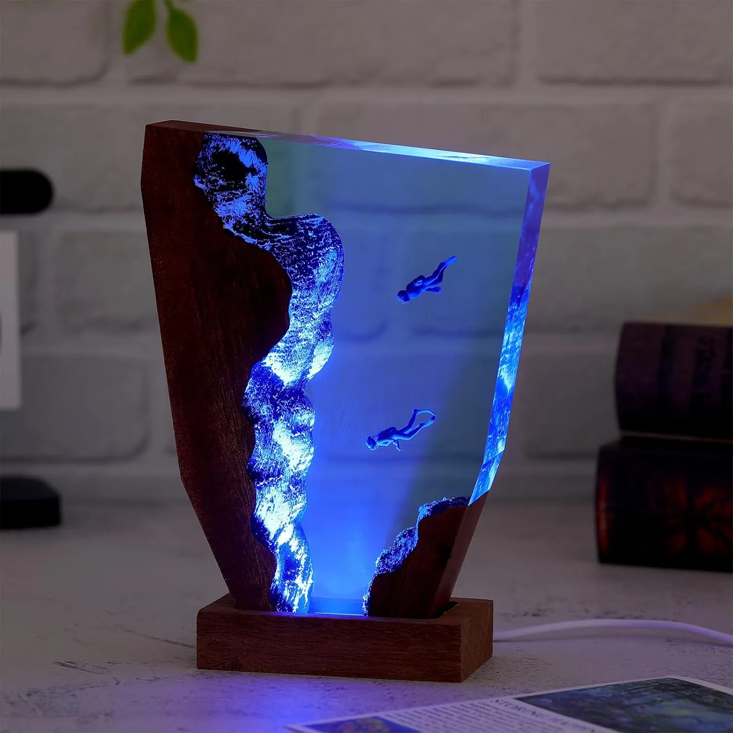 Drawelry Ocean Creative Epoxy Resin Wood Light Lamp, Handmade Multi Color Aquatic Ocean Lamp Deep Sea Diver Cave Diving Enthusiasts Led Night Light Desktop Decor Christmas Birthday Gift (Diving, S)