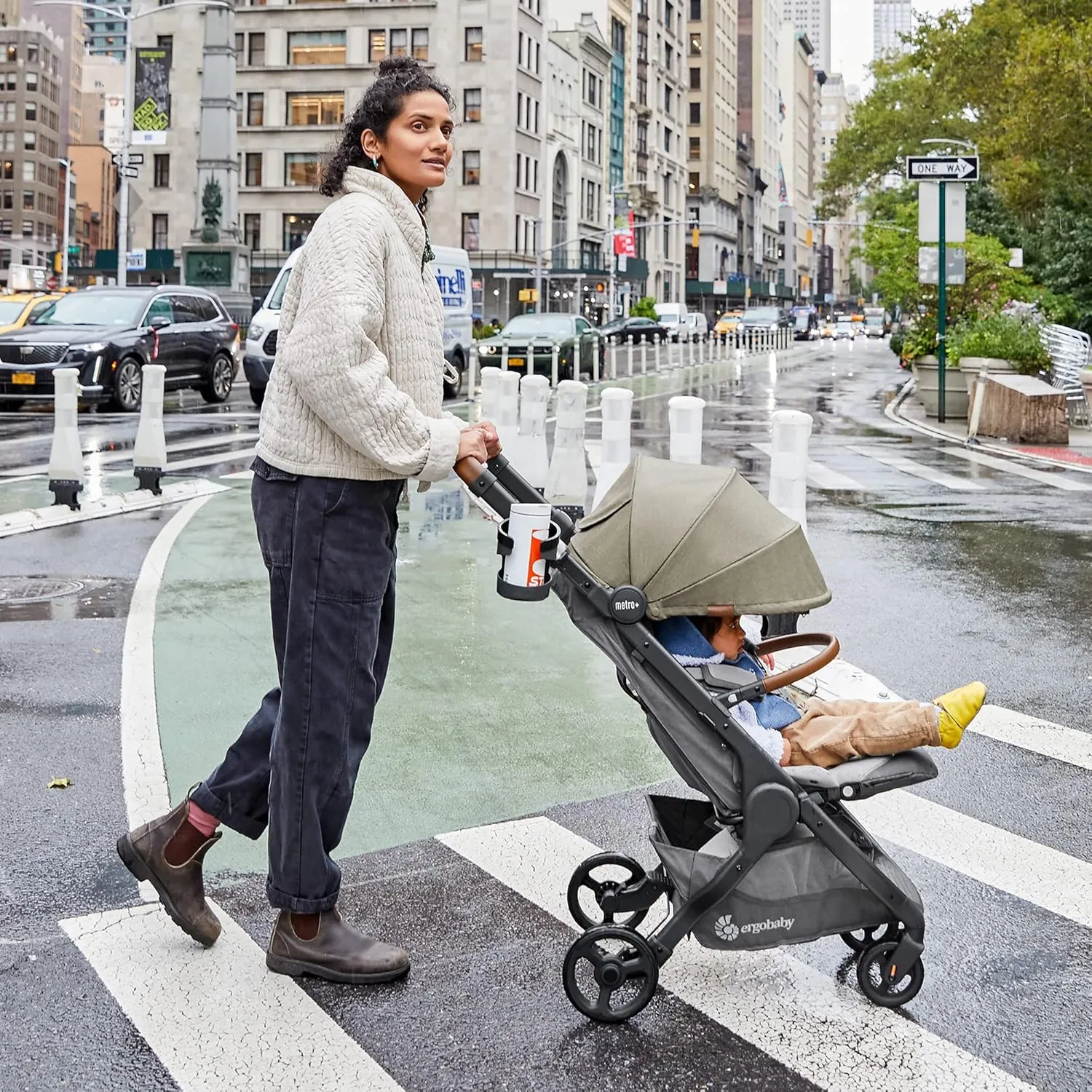 Ergobaby Metro  Deluxe Compact Baby Stroller, Lightweight Umbrella Stroller Folds Down for Overhead Airplane Storage (Carries up to 50 lbs), Car Seat Compatible, Empire State Green