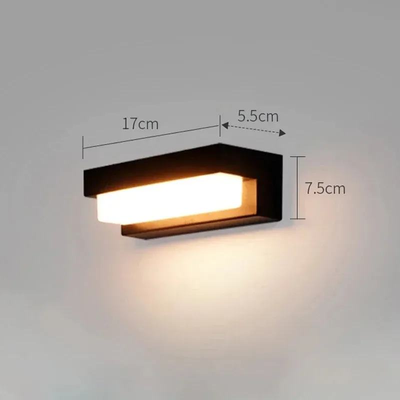 Giulia Solar Outdoor Wall Lamp