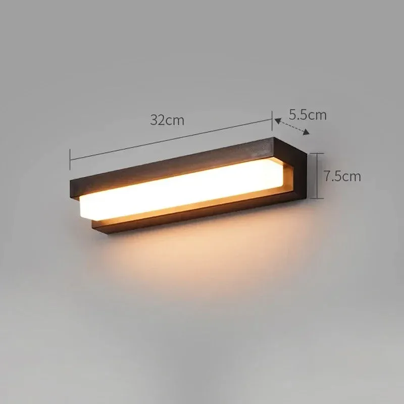 Giulia Solar Outdoor Wall Lamp