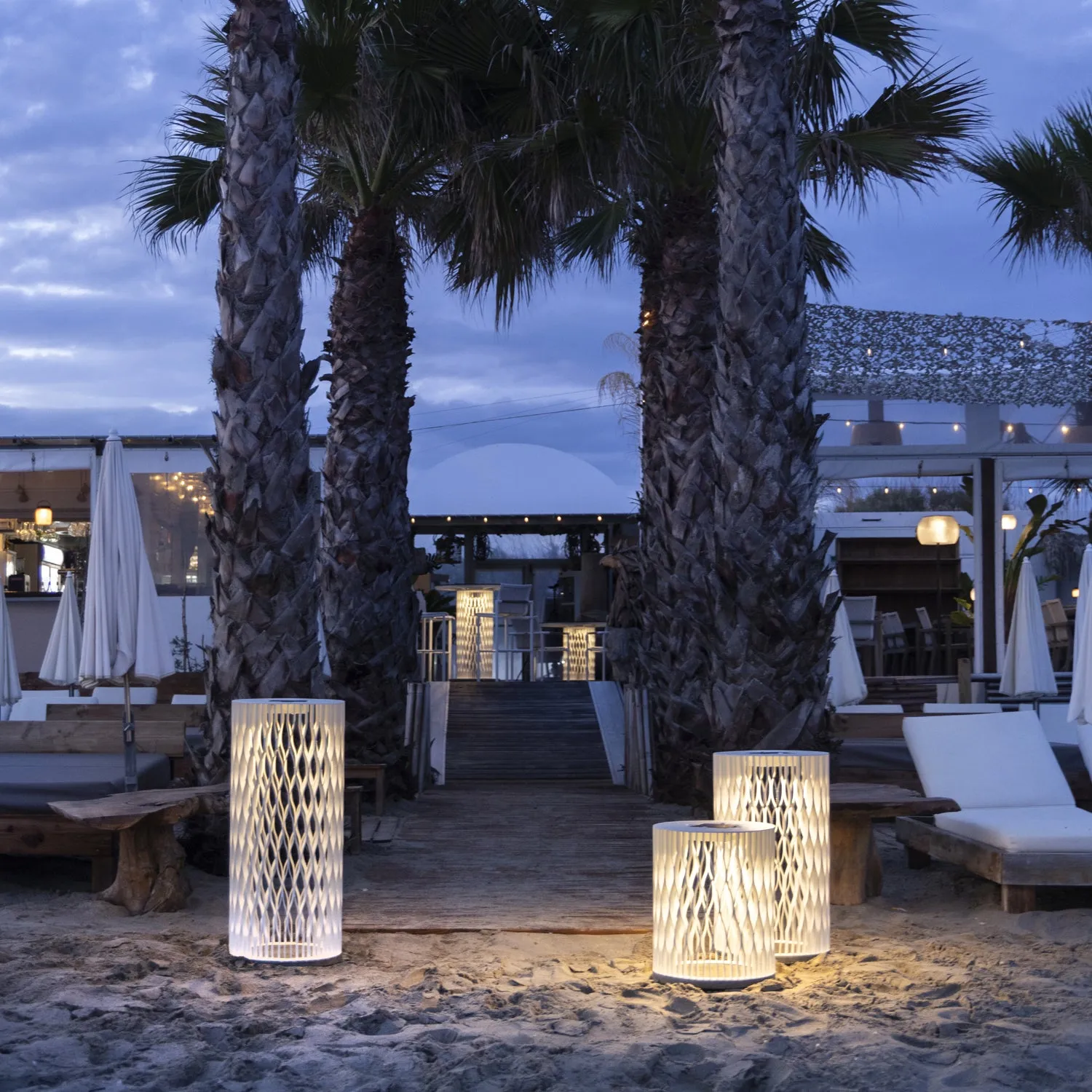 Les Jardins Cadix Solar Floor Lamp