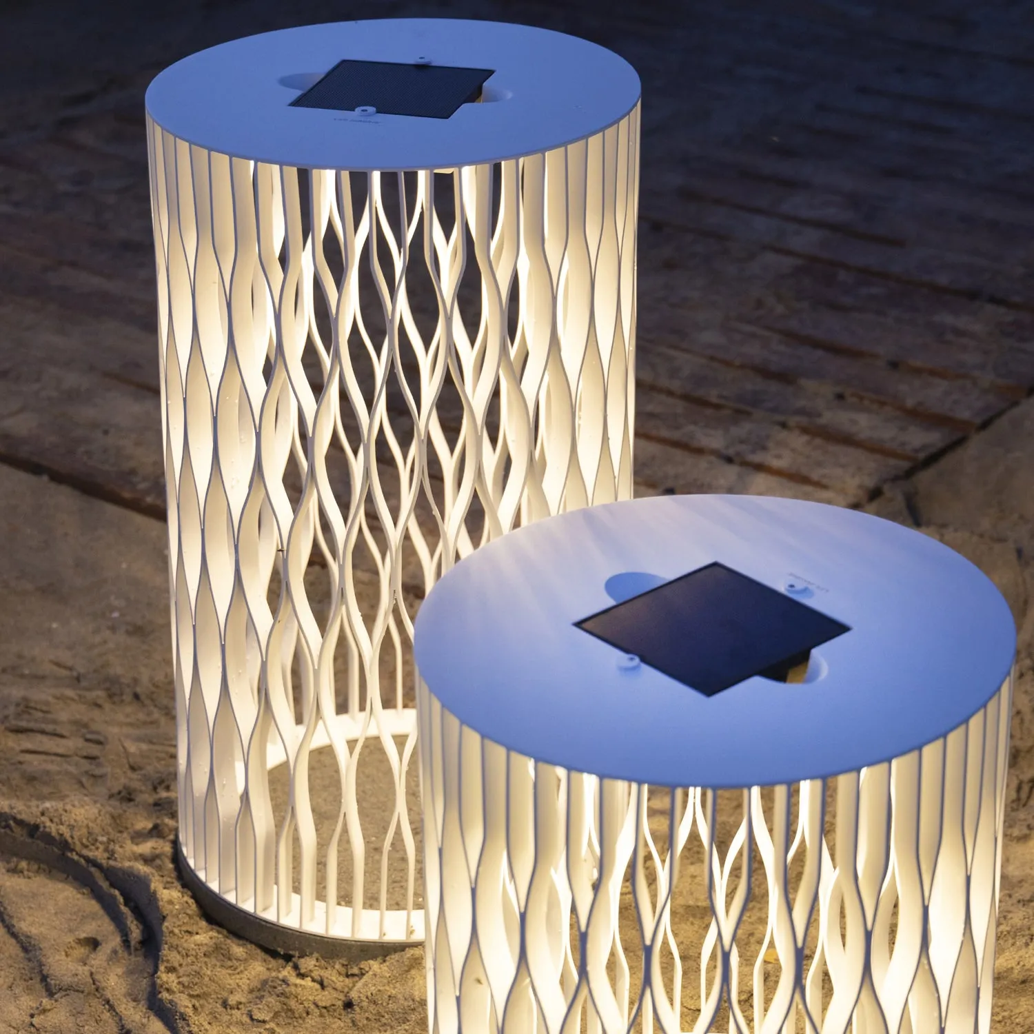 Les Jardins Cadix Solar Floor Lamp