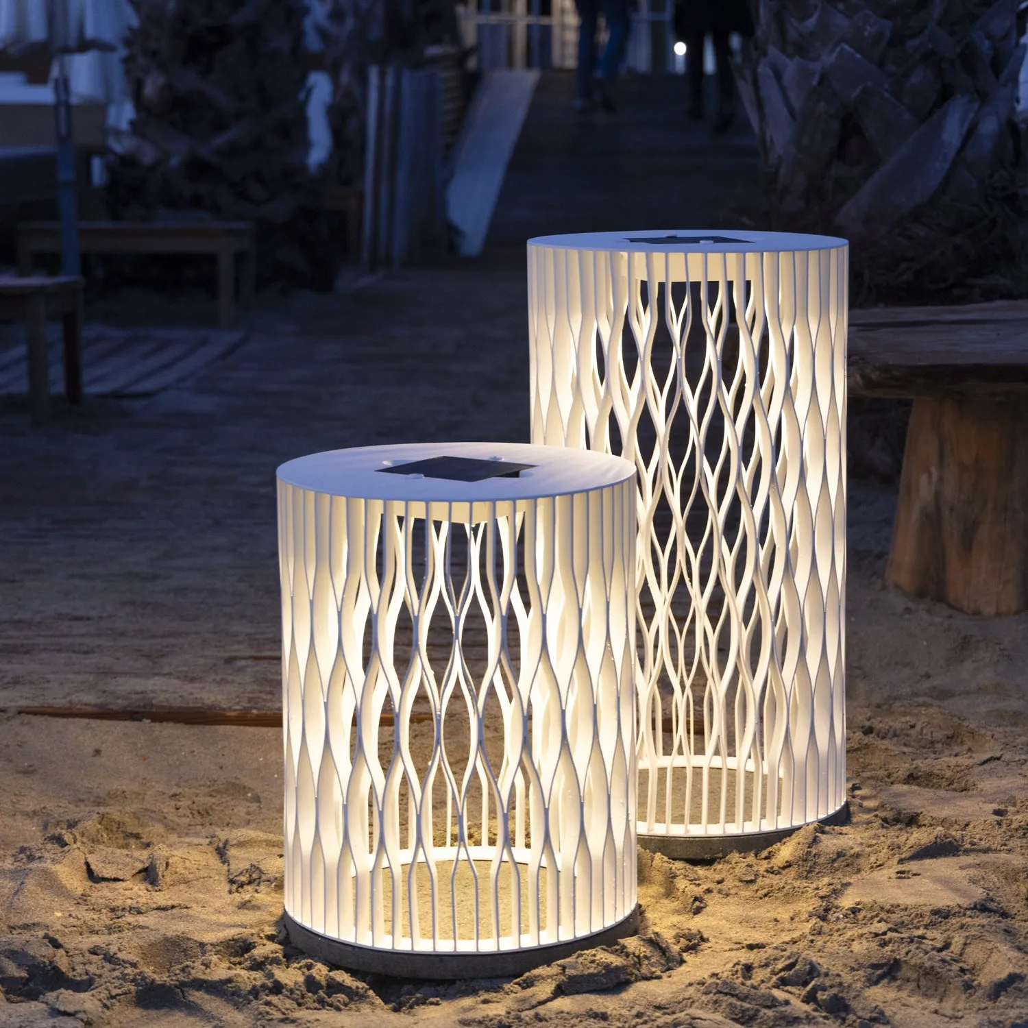 Les Jardins Cadix Solar Floor Lamp