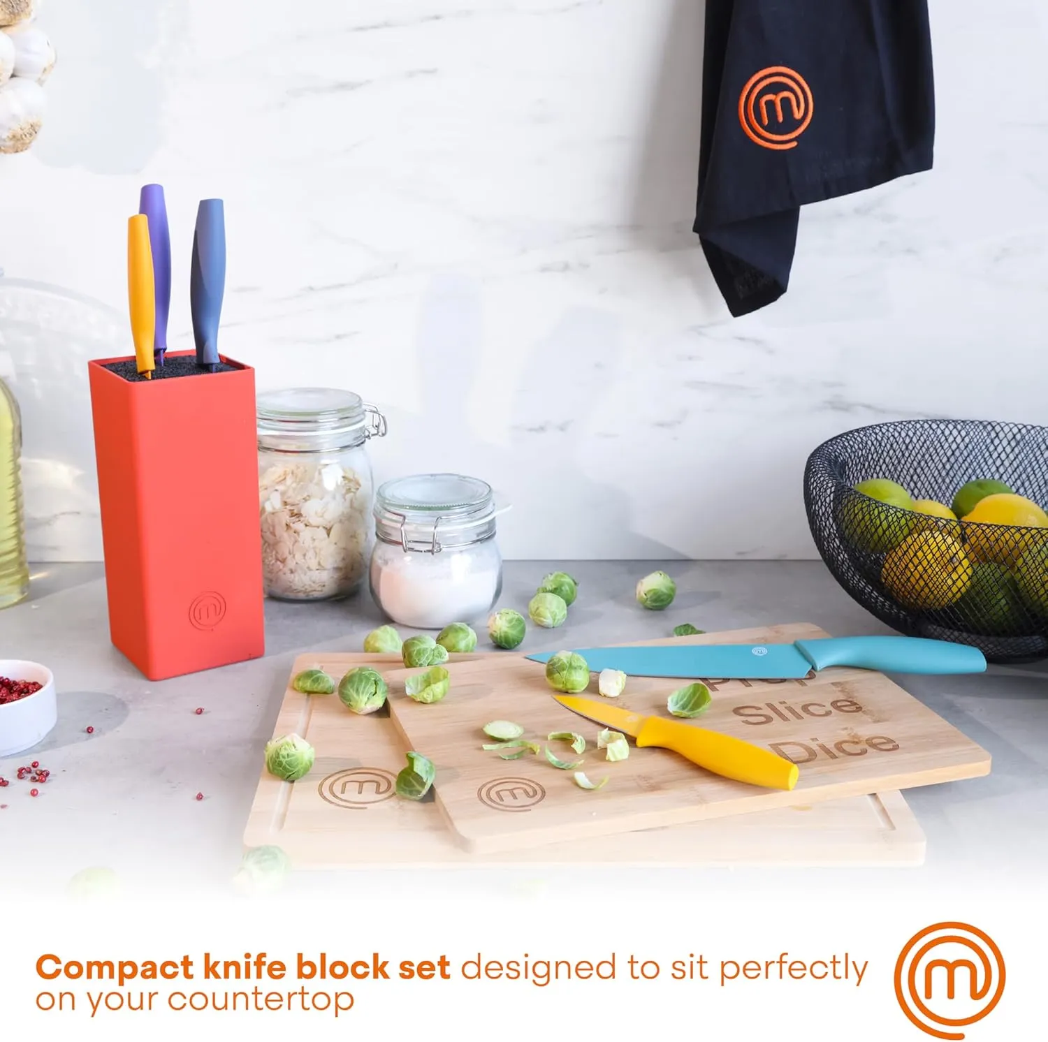 MasterChef Knife Block Set of 6 Kitchen Knives, Extra Sharp Stainless Steel Blades for Professional Cutting with Non Stick Coating & Soft Touch Easy Grip Handles in a Red Universal Block, Vivid Color