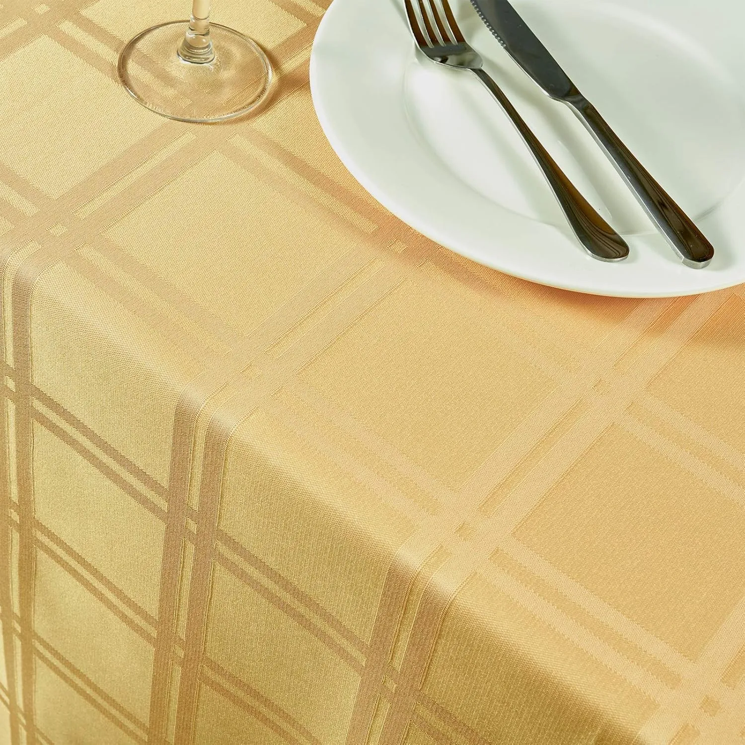 Mebakuk Jacquard Plaid Table Cloth Rectangle Modern Tablecloth Waterproof Anti-Shrink Soft and Wrinkle Resistant Decorative Fabric Table Cover for Kitchen (Gold, 60" x 84" (6-8 Seats))