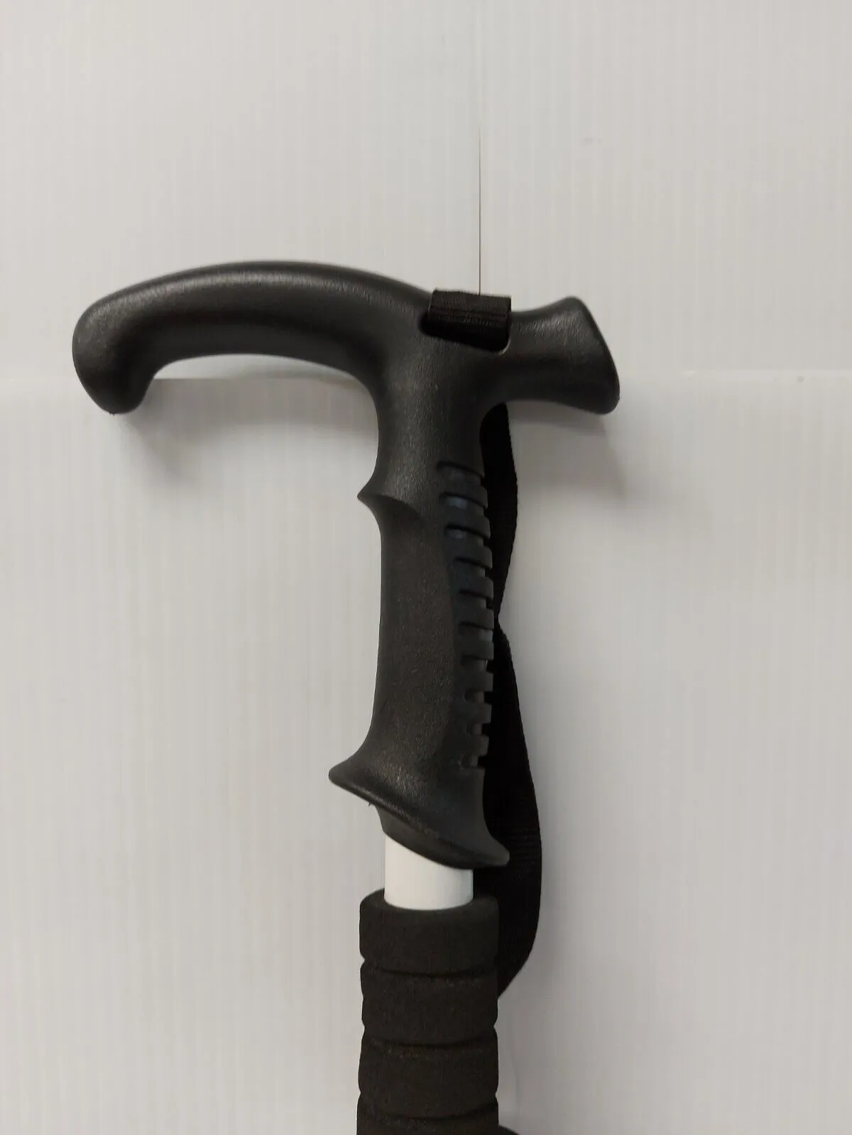 (N82504-3) BS Wolf Single Hiking Stick