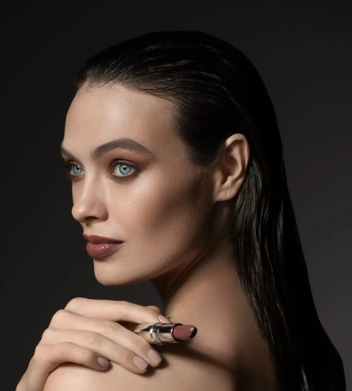 nude envie - Eye Shadow - Velvety Texture & Easy Application - Pigmented Long-Lasting Shimmer Finish - Blendable - Mirror Compact - Single Eye Shadow - Vegan, Paraben-Free & Cruelty-Free - Daring