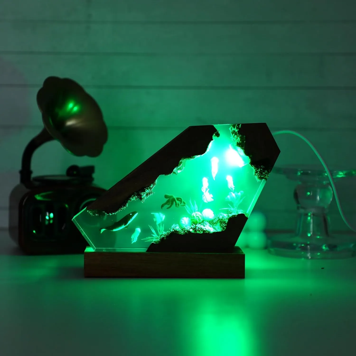Ocean Creative Epoxy Resin Wood Light Lamp, Handmade Multi Color Aquatic Ocean Lamp Deep Sea Diver Cave Diving Enthusiasts Led Night Light Desktop Decor Christmas Birthday Gift (Jellyfish, S)