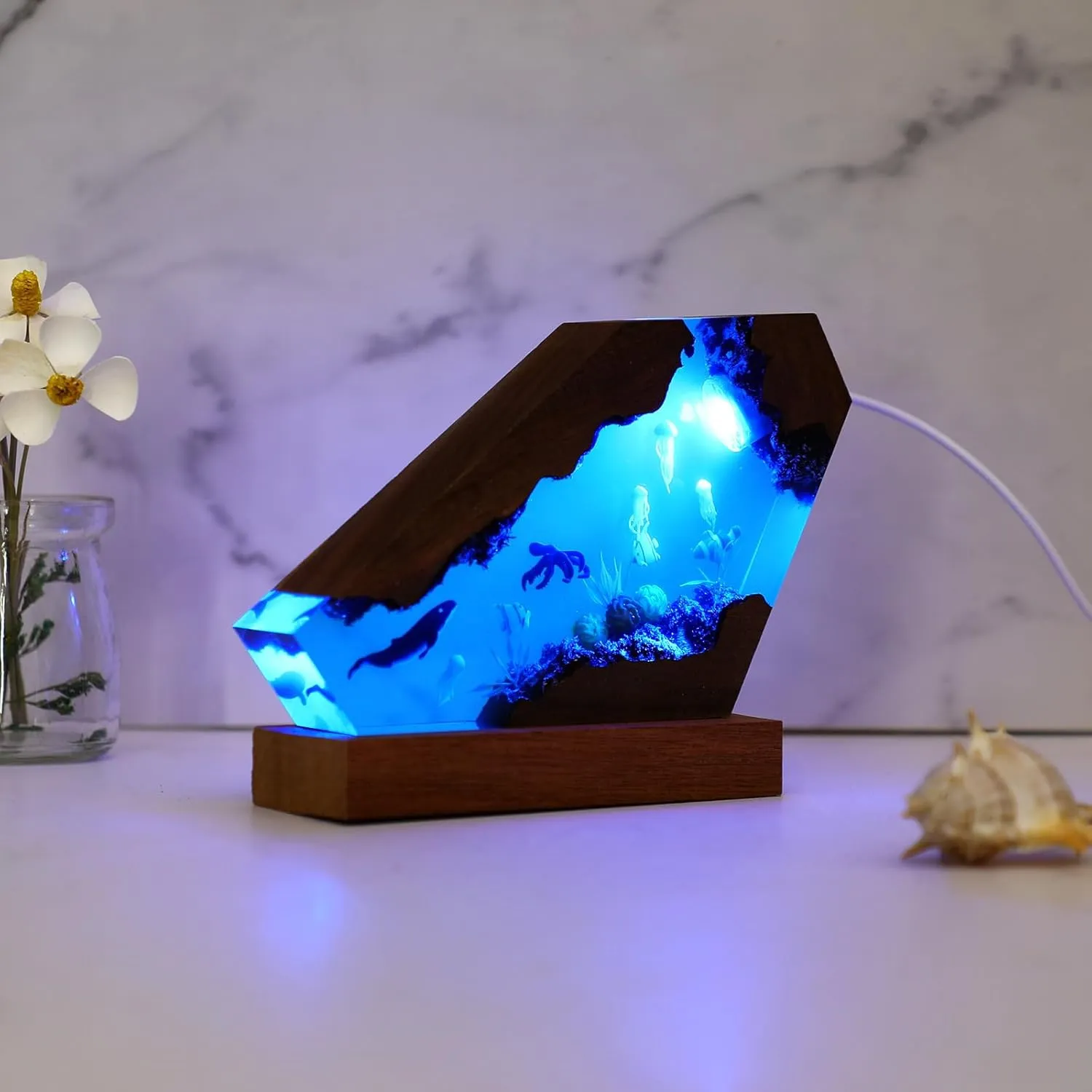 Ocean Creative Epoxy Resin Wood Light Lamp, Handmade Multi Color Aquatic Ocean Lamp Deep Sea Diver Cave Diving Enthusiasts Led Night Light Desktop Decor Christmas Birthday Gift (Jellyfish, S)