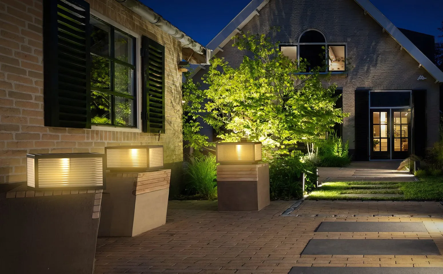 Outdoor Solar Powered Post Cap Lights