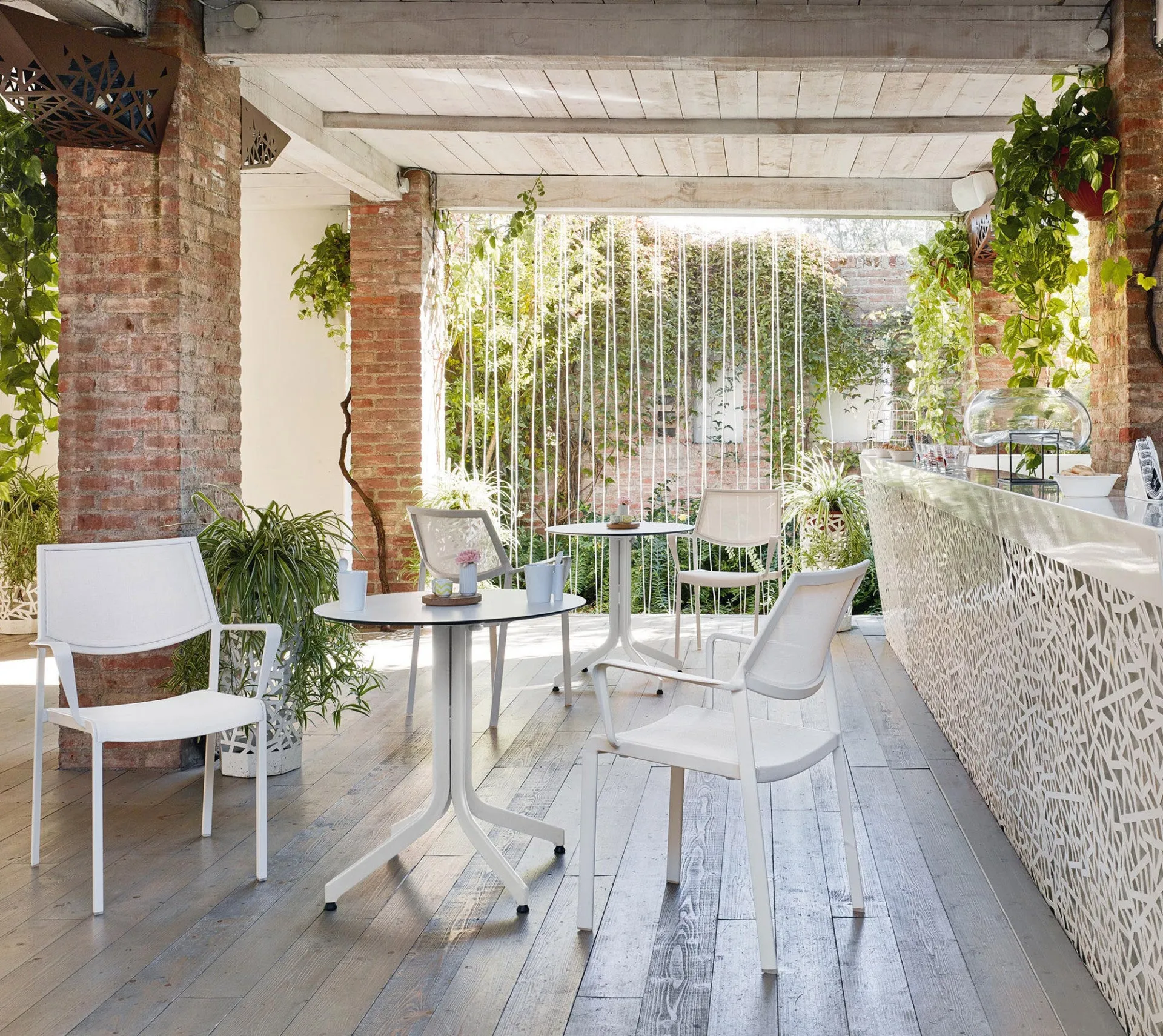 Roberti Rattan ART. 9773 Bistrot Table