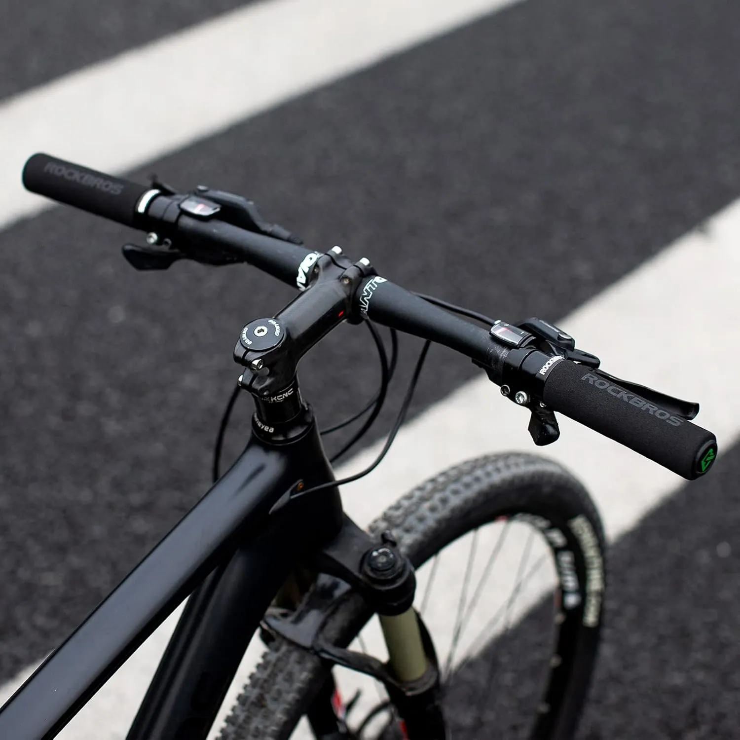 Rock BROS Bike Grips Foam Single Lock on Bicycle Handle Bar Soft Comfortable Non-Slip Bike Handle Grips for BMX Mountain MTB Beach Cruiser Scooter