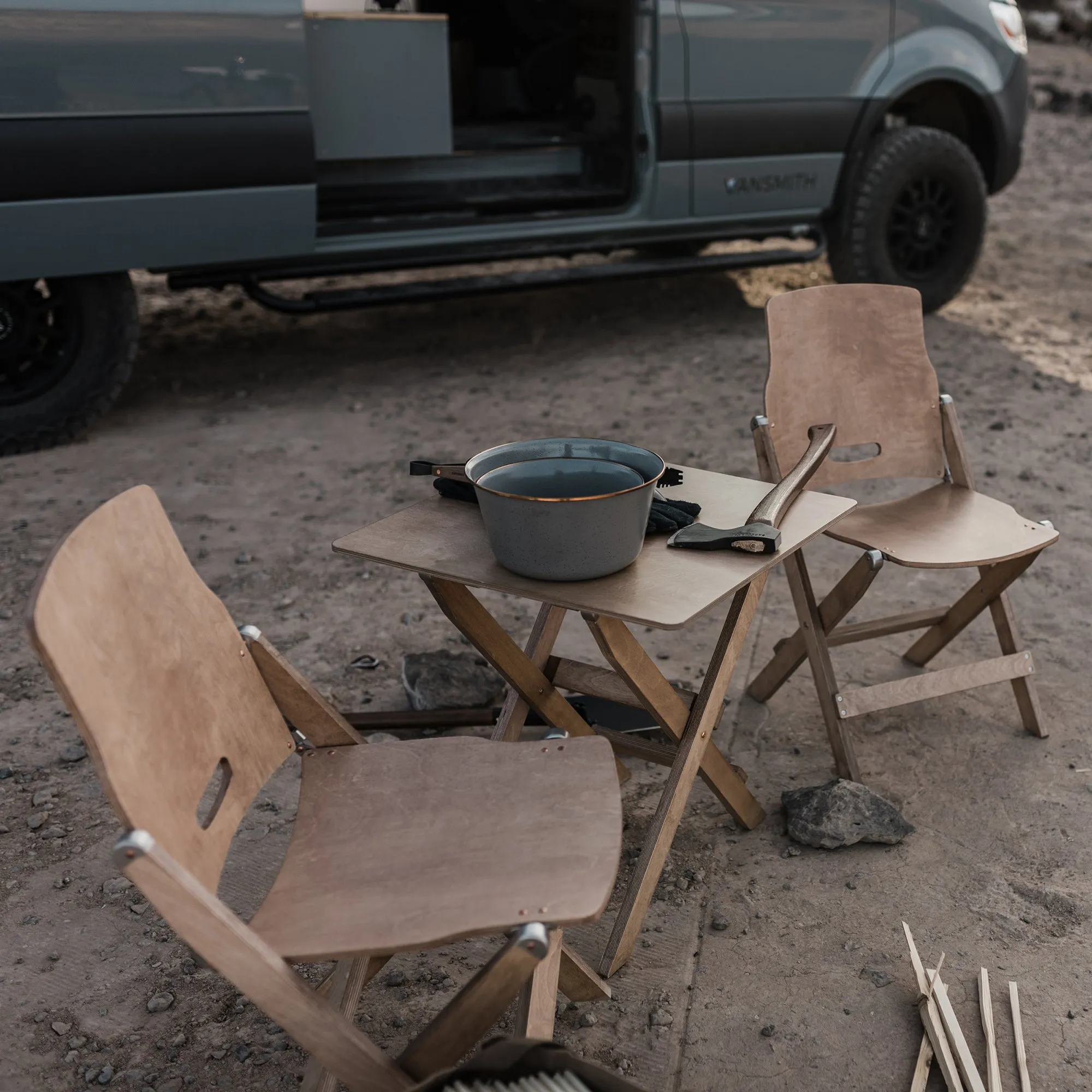 Rynx | Ridgetop Tree Folding Table