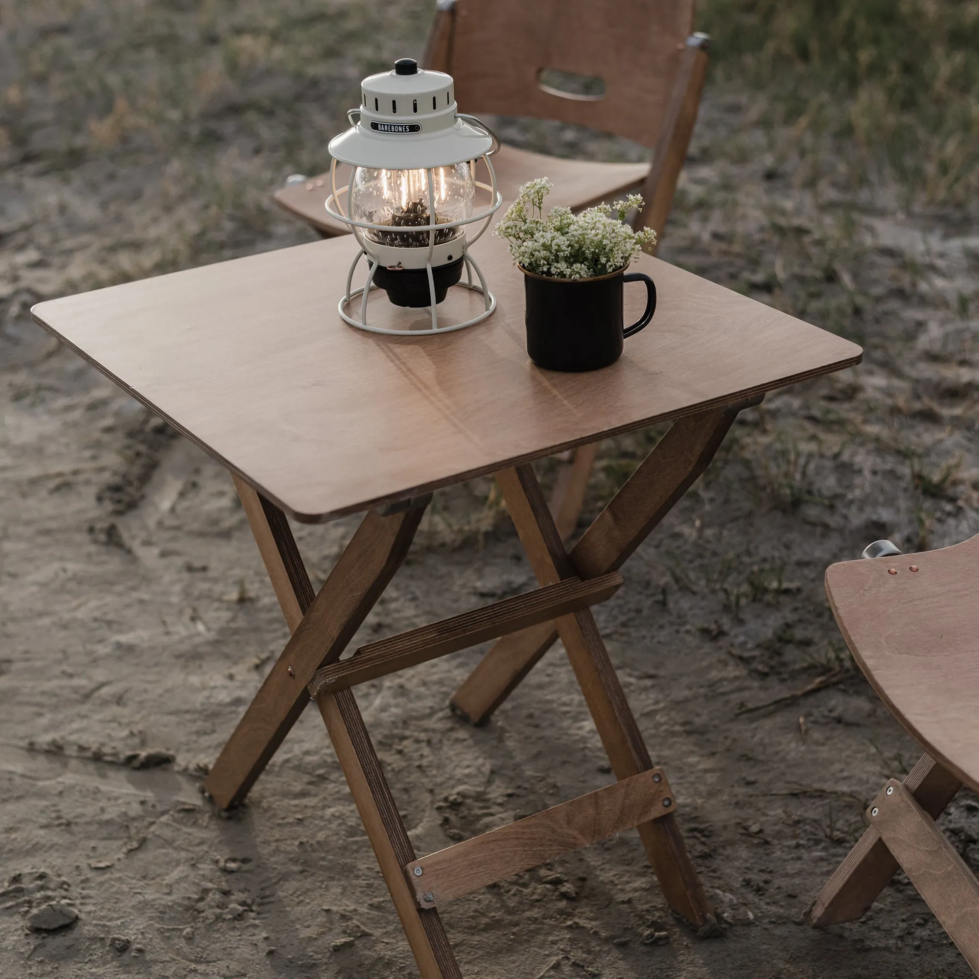 Rynx | Ridgetop Tree Folding Table