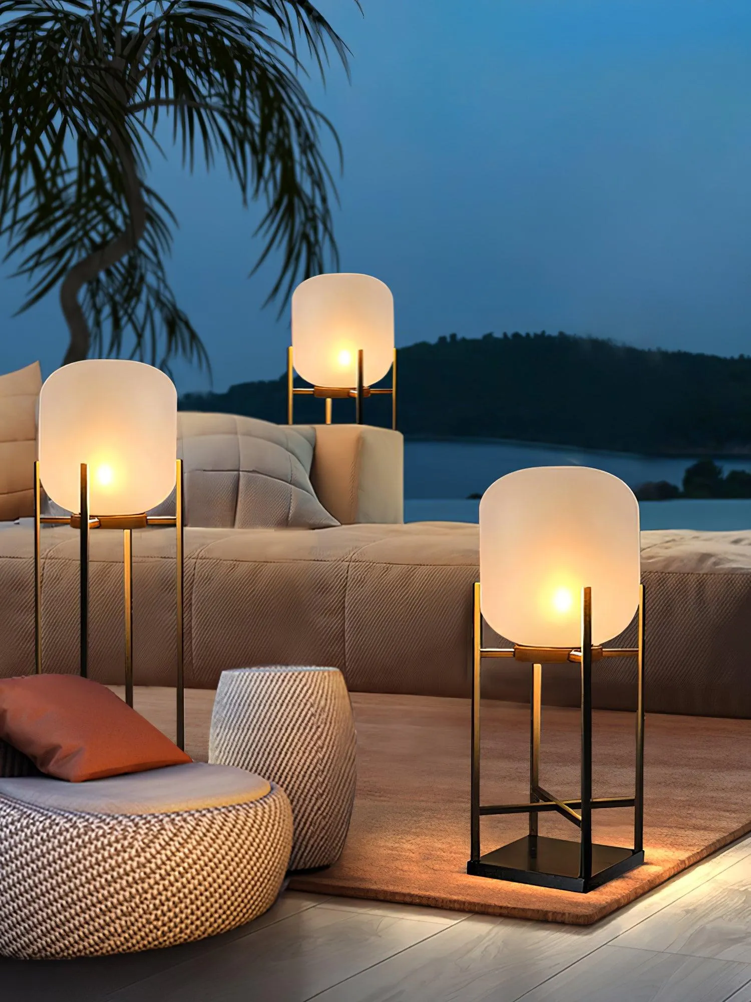 SOLARA – SOLAR POWERED OUTDOOR FLOOR LAMP