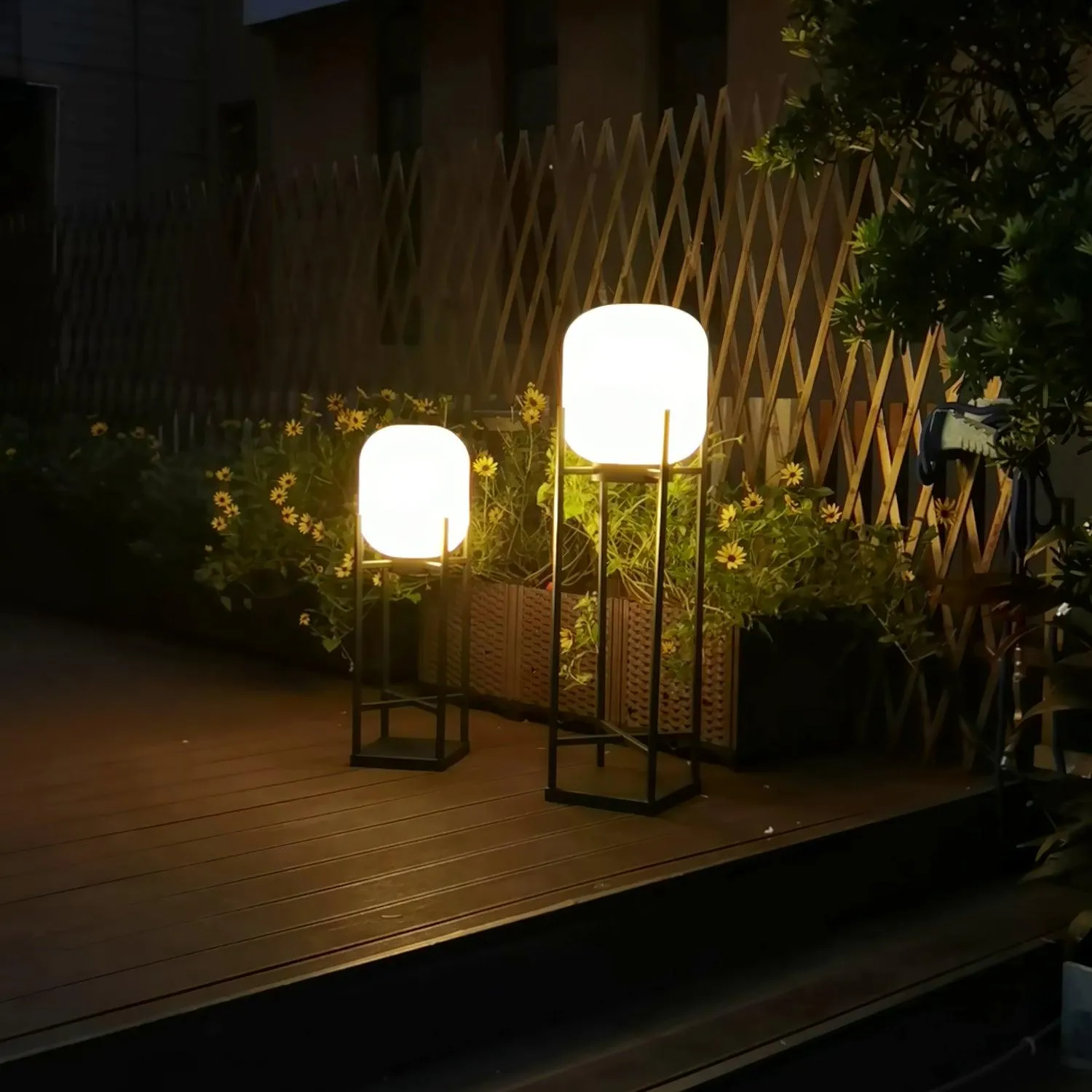 SOLARA – SOLAR POWERED OUTDOOR FLOOR LAMP
