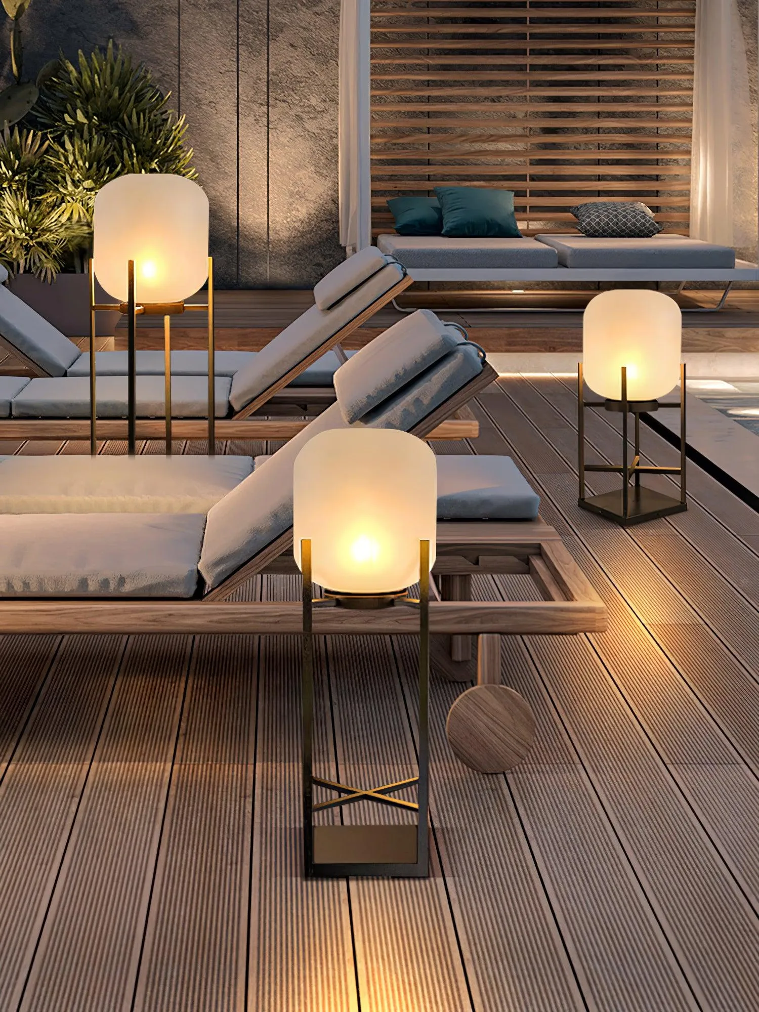 SOLARA – SOLAR POWERED OUTDOOR FLOOR LAMP
