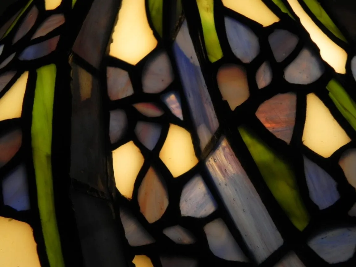 Tiffany Style Stained Glass Small Blue Black White Pendant Lamp